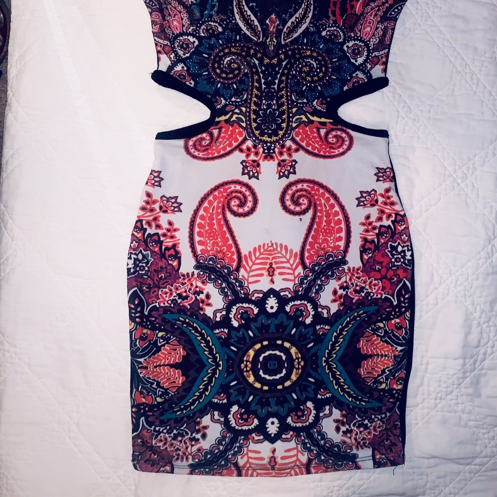 Dress - Picture 2 of 3